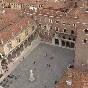 Piazza dei Signori, Verona